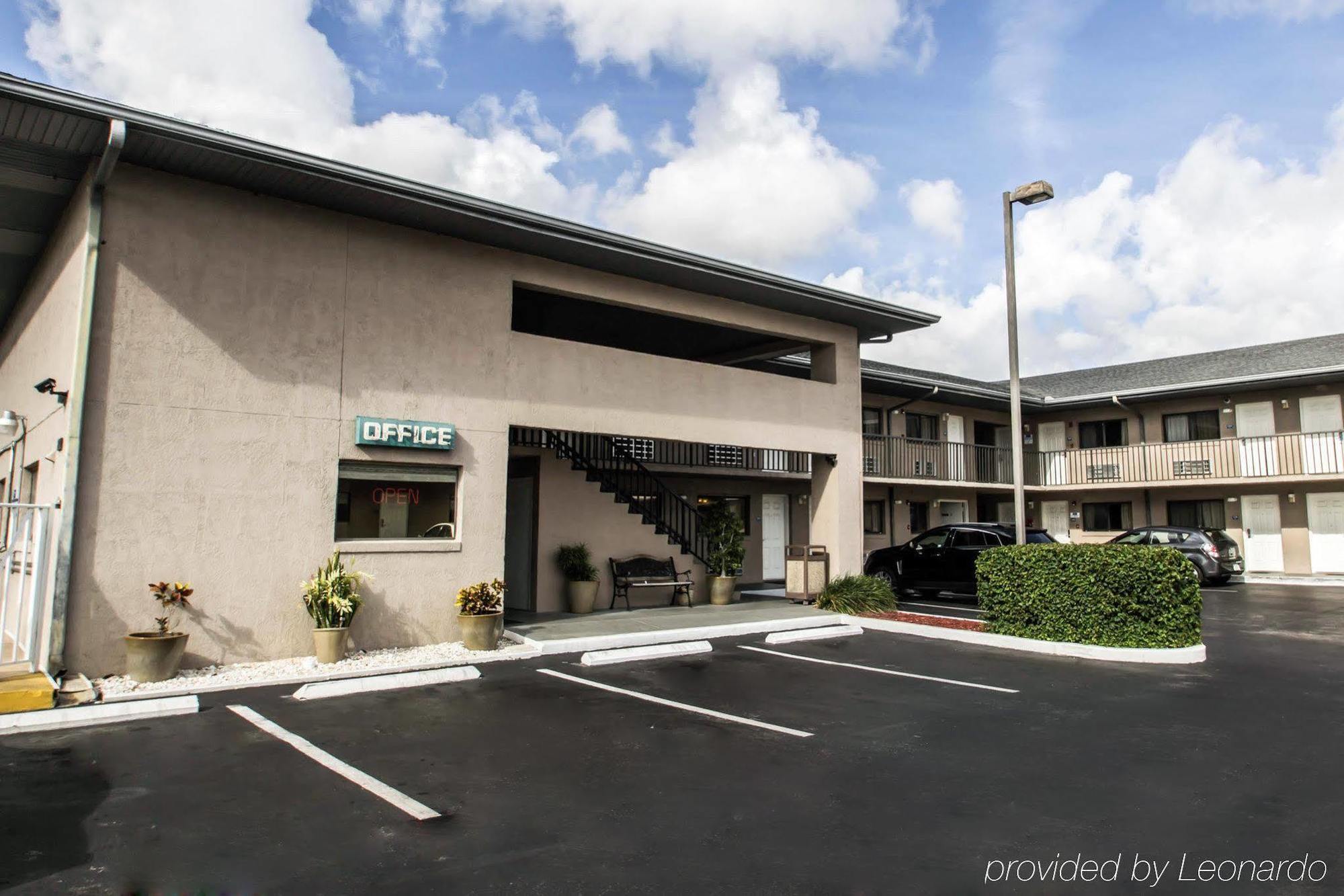 Rodeway Inn Forest City Exterior photo